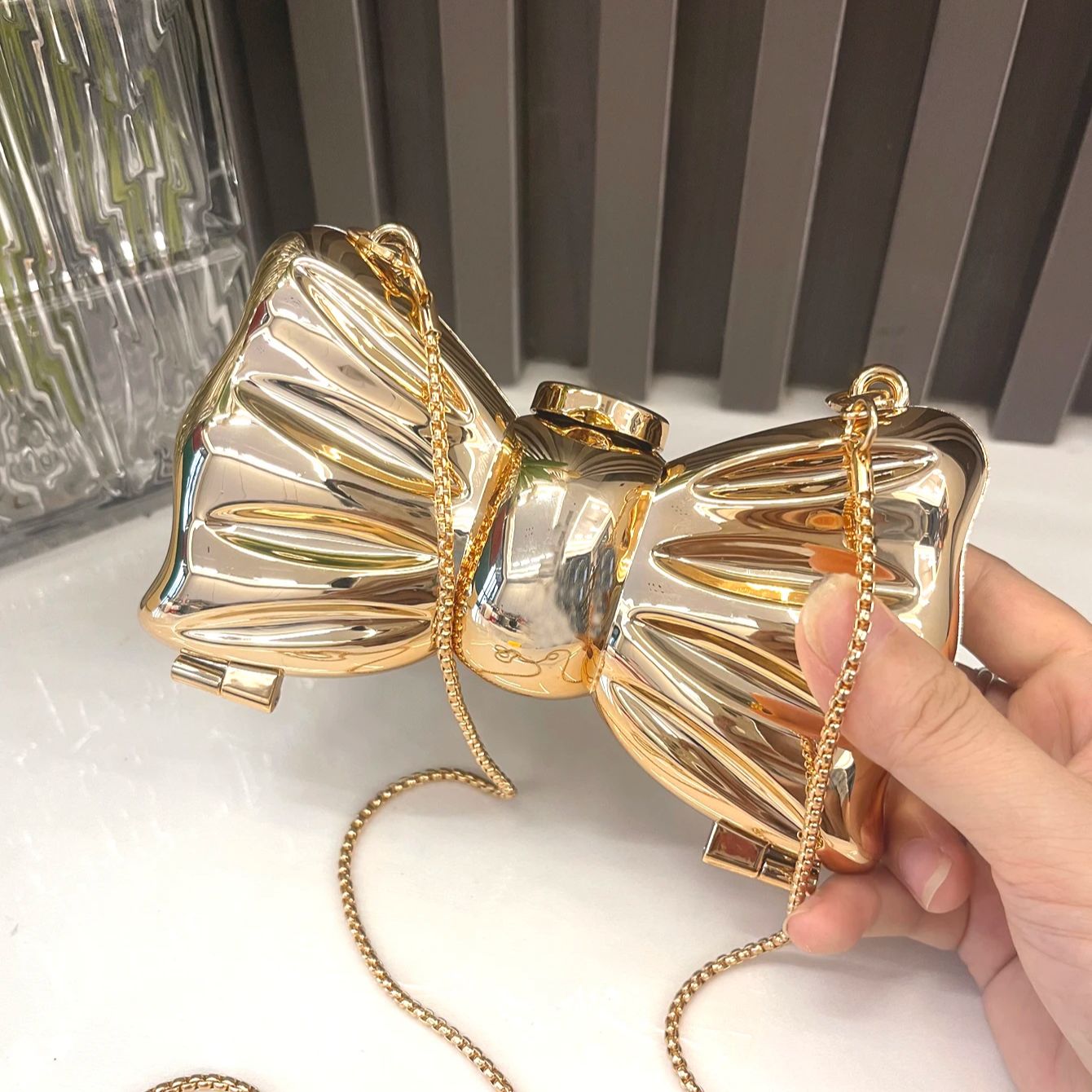 Luxury Bags Reseller - Bolso de noche dorado, monederos y