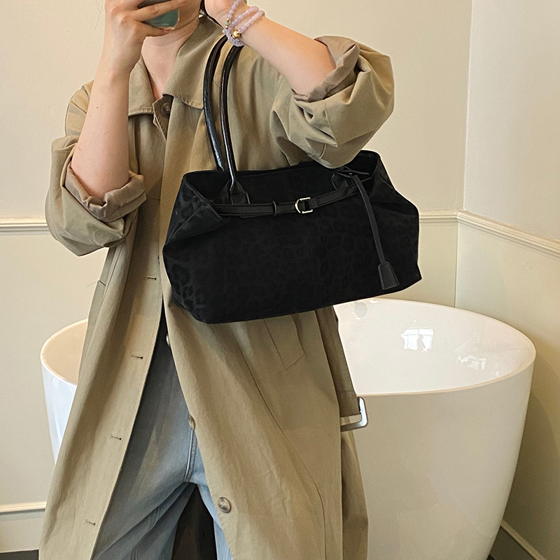 Bolsos de hombro con cerrojo d - Luxury Bags In Sale reseña y precio