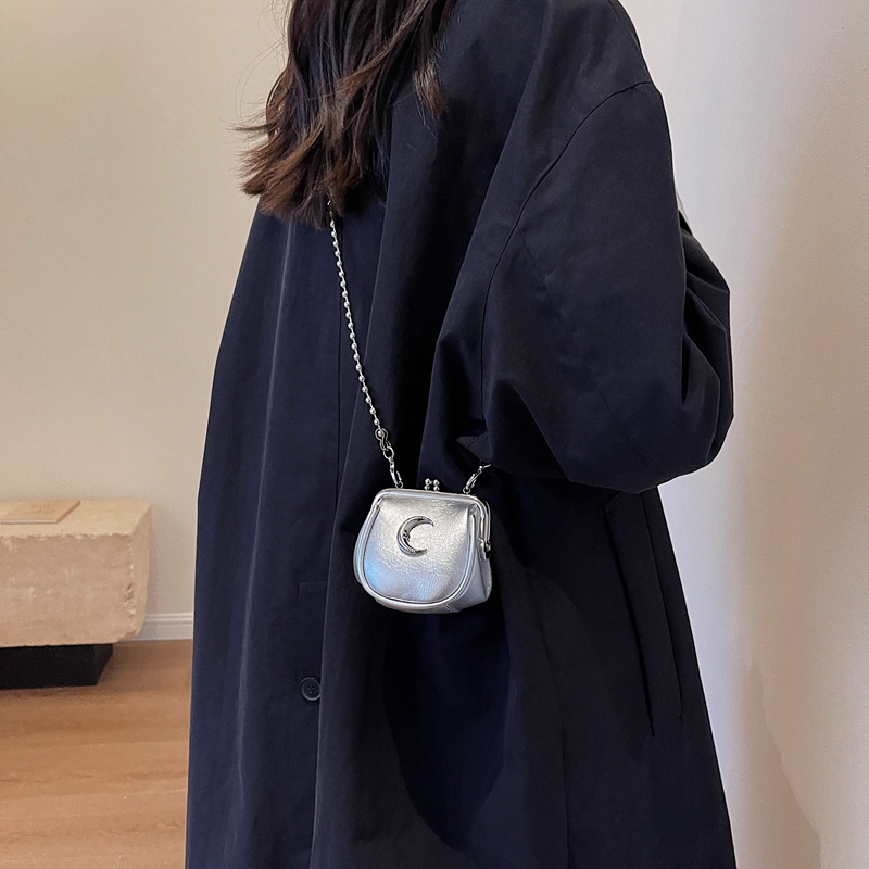 Mini bolsos cruzados plateados - Luxury Y2K Bags reseña y precio